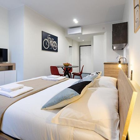 Velasquez Apartments - A - San Siro ミラノ エクステリア 写真