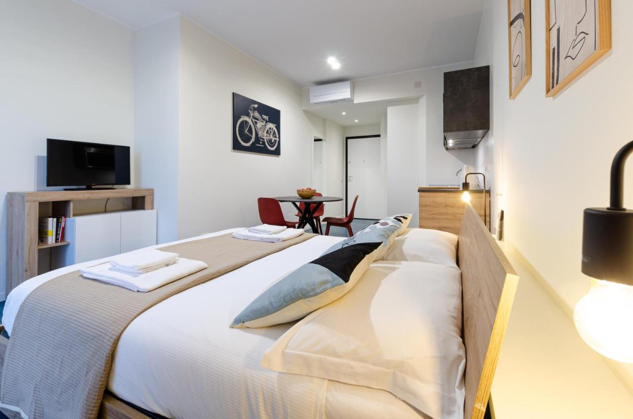 Velasquez Apartments - A - San Siro ミラノ エクステリア 写真